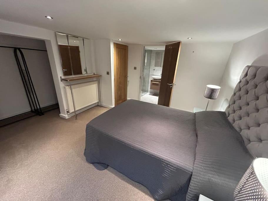 Spacious Central 2Bed Apartment Wilmslow Dış mekan fotoğraf