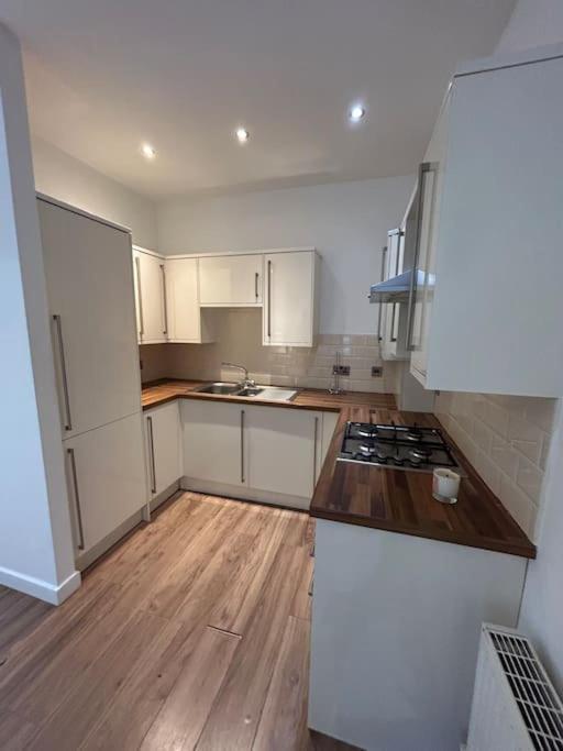 Spacious Central 2Bed Apartment Wilmslow Dış mekan fotoğraf