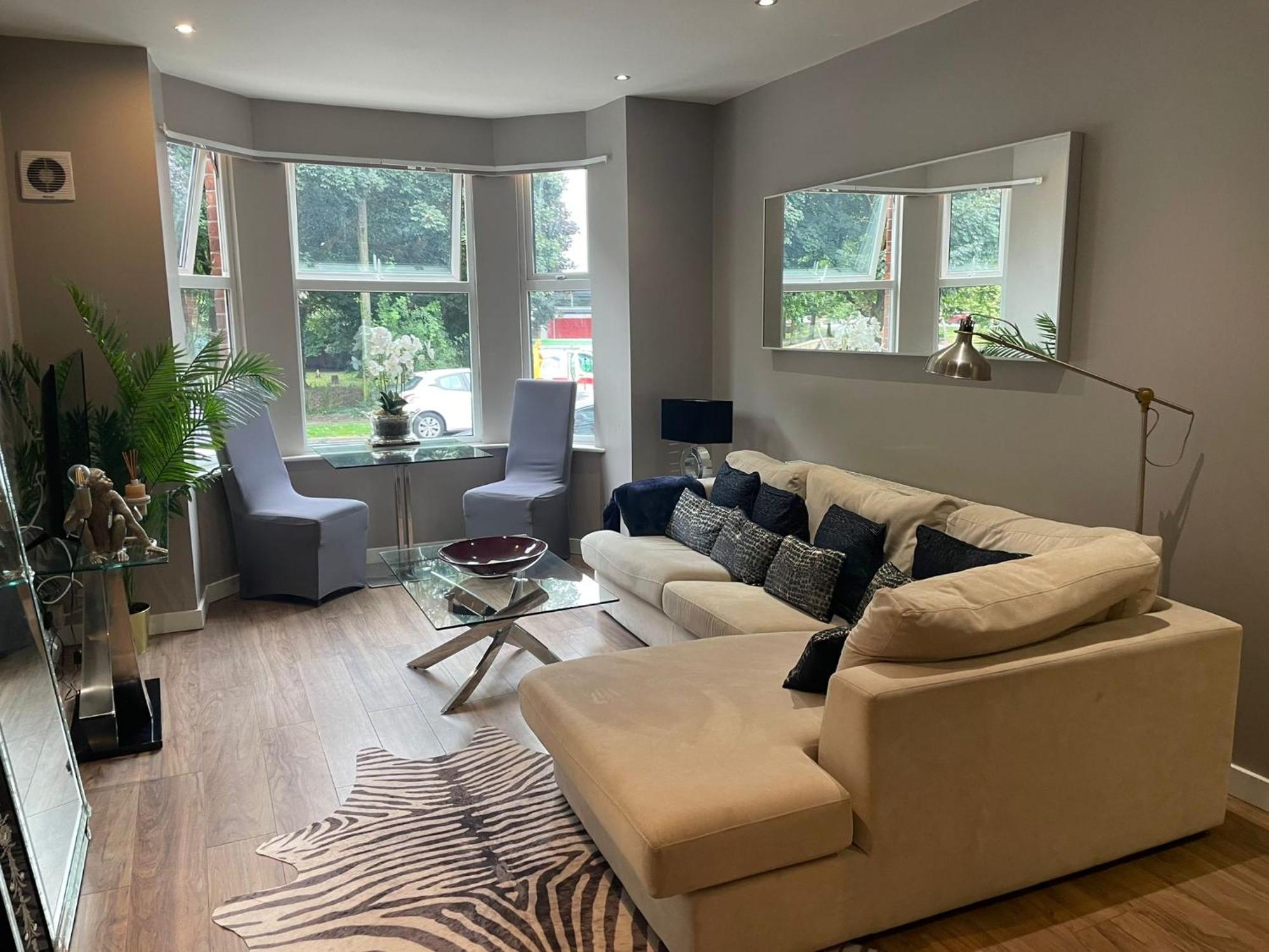 Spacious Central 2Bed Apartment Wilmslow Dış mekan fotoğraf